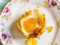 A delicious dish with eggs baked to perfection, featuring a crispy corn flakes outer layer