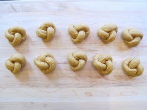 Challah rolls in knots.