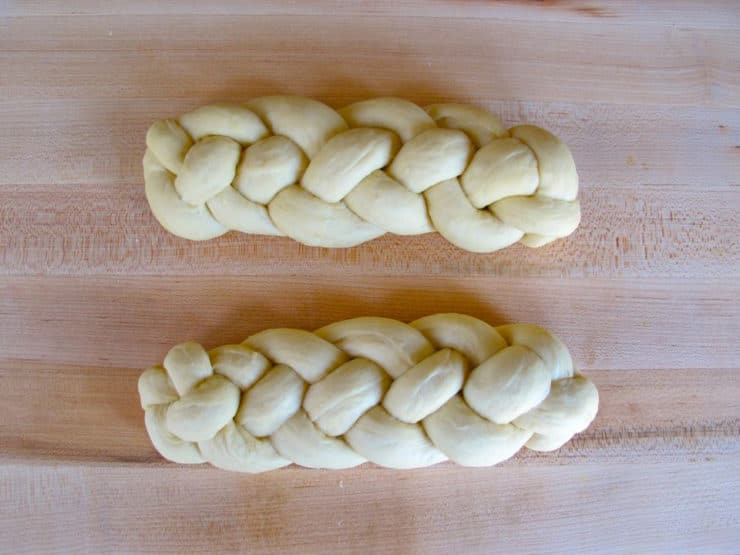 How to Braid Challah: Learn to Braid Like a Pro - Learn to braid challah dough, step-by-step pictures. Tutorial. 3 strand, 4 strand, 6 strand, turban round challah, linked loops, challah rolls.