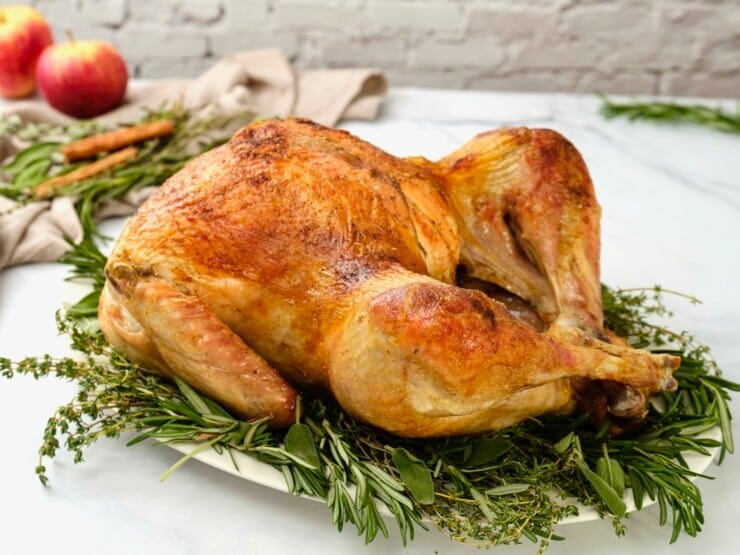 Classic Roast Turkey - Flavorful Thanksgiving Recipe