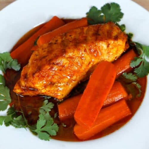 Smoked Paprika Fish with Carrots - Easy Healthy Dinner Recipe with Smoked Paprika, Turmeric, Carrots and Garlic.