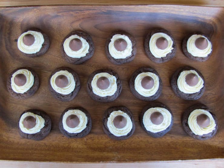 Hershey kisses pressed into mini cakes.