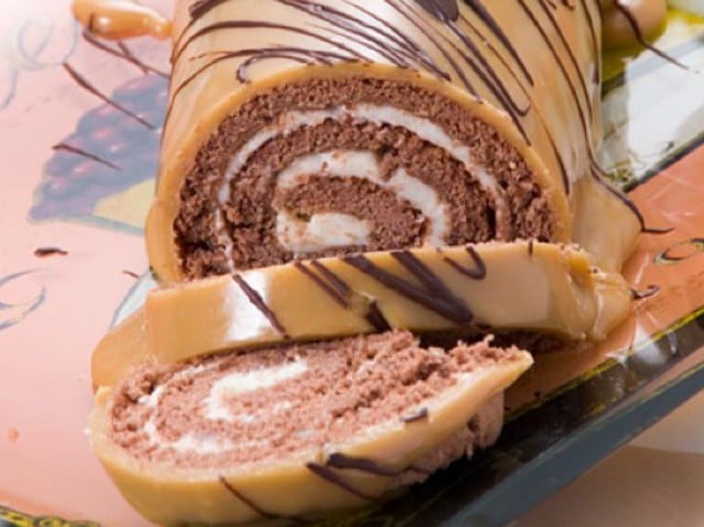 Learn to make a kosher Cheese Roulade with Caramel Chocolate Glaze from Leah Schapira. Kosher for Passover, gluten free, Pesach, Dessert, Dairy, Vegetarian, Baking.