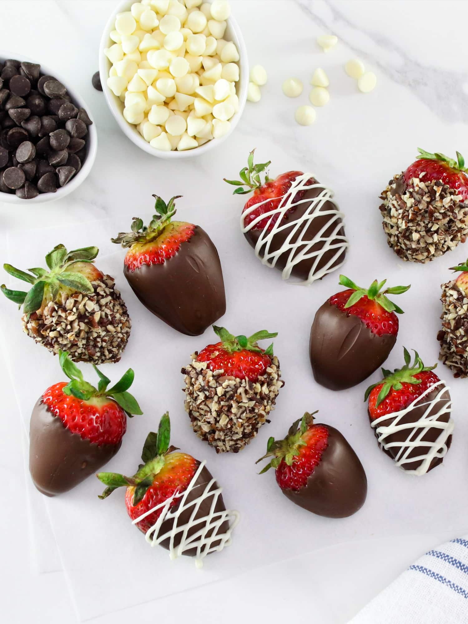 EASY Chocolate Covered Strawberries - I Heart Naptime