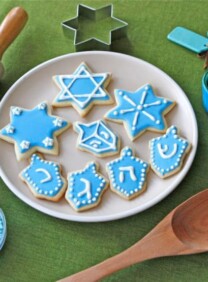 Hanukkah Holiday Sugar Cookies - Recipes and Decorating Tutorial on ToriAvey.com