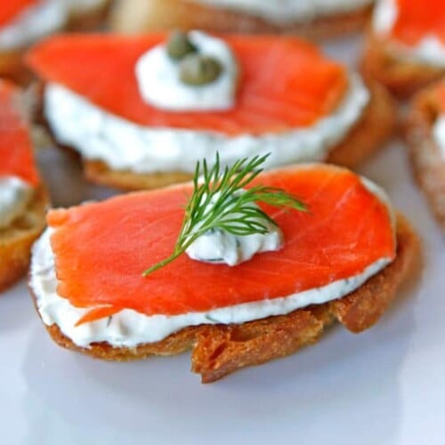 Smoked Salmon & Garlic Dill Cream Cheese Crackers