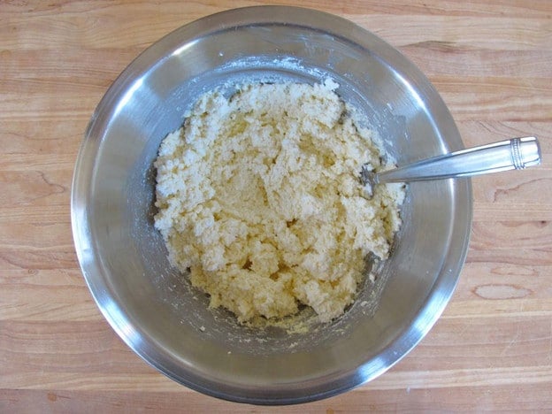 Cheese blintz filling in a bowl.