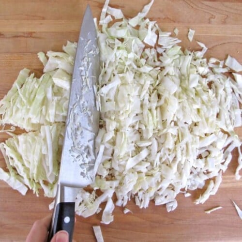 https://toriavey.com/images/2013/01/How-to-Shred-Cabbage-500x500.jpg