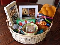How to Make a Mishloach Manot - Learn how to make a Mishloach Manot basket for Purim. Includes 4 examples of beautiful and classy baskets to give to loved ones, as charity or tzedakah.