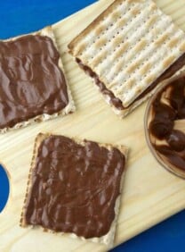 Faux Nutella Matzo Sandwiches - This simple nut-free Nutella recipe from Weelicious is great for kids with nut allergies or nut-free schools. Kosher for Sephardic Passover.