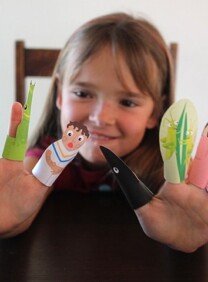 Passover Finger Puppets - Teach children about the Ten Plagues of Egypt with this free printable Passover craft for the Jewish holidays.