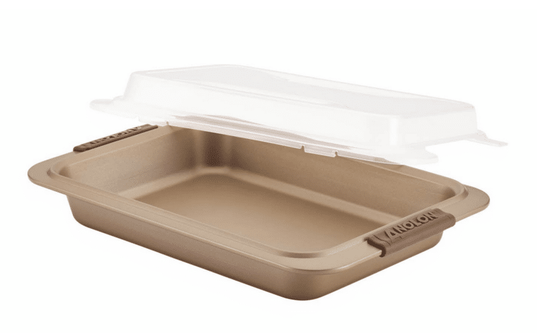 Bakeware - What Should I Buy? Learn which bakeware pans are used for which purposes and discover which best suits your individual needs. Browse splurges and bargains.