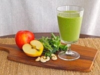 Cashew Apple Green Smoothie - Learn to make a healthy, delicious, non-dairy green smoothie with apples, cashews, spinach or baby kale, and spices.