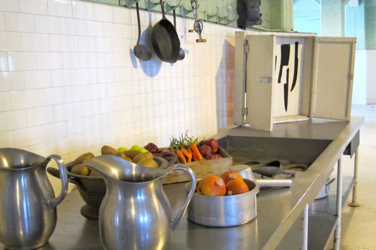 Food on Alcatraz: Cinnamon Sugar Cookies - Alcatraz was a harsh prison, but it had pretty great food. Learn about the community living on Alcatraz and try a vintage recipe from the island.