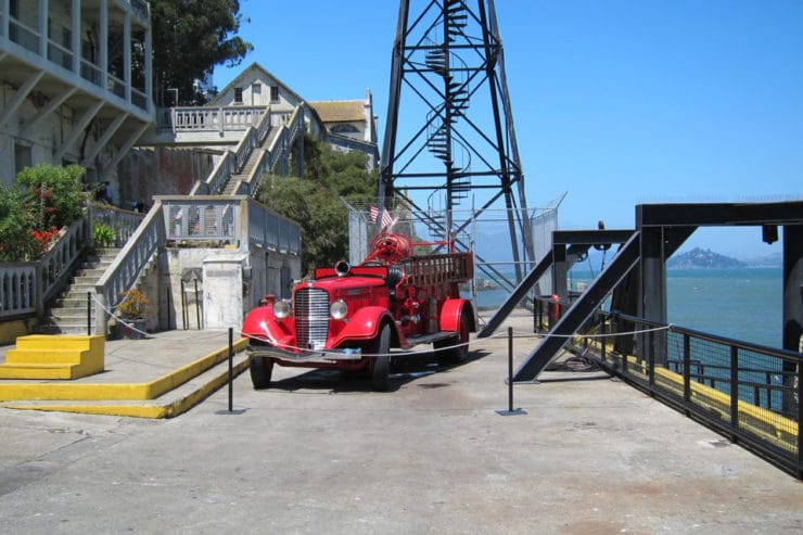 Food on Alcatraz: Cinnamon Sugar Cookies - Alcatraz was a harsh prison, but it had pretty great food. Learn about the community living on Alcatraz and try a vintage recipe from the island.