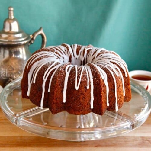 Honey Apple Cake for Rosh Hashanah #jewish #holiday #recipe