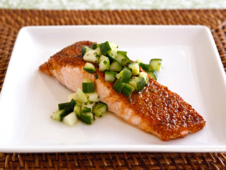 Spice broiled salmon with cucumber and a refreshing green apple salad