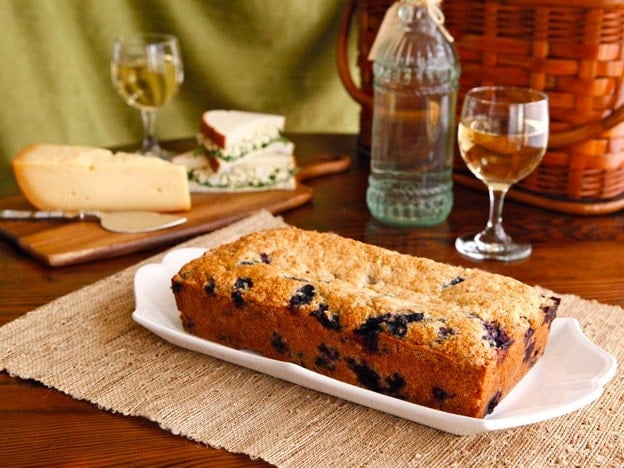 The History of Picnics & Vintage Blueberry Cake Recipe - Learn about the history of picnics and try a 1915 vintage picnic recipe for Blueberry Cake from Linda Hull Larned.