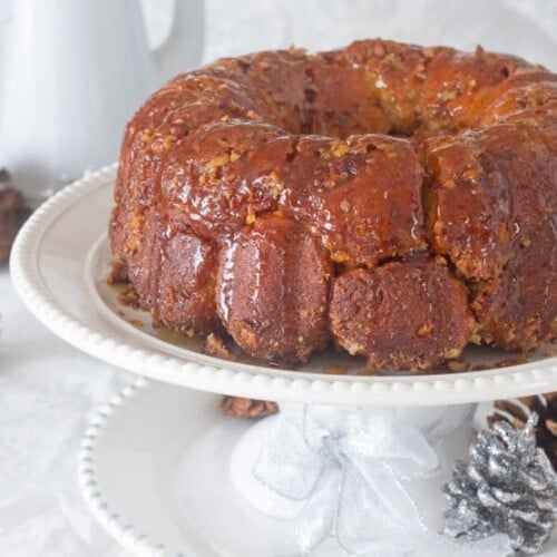 Close-up of a Monkey break Hungarian coffee cake served on a cake fancy cake holder stand