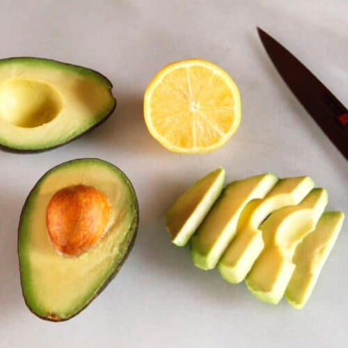 How to Slice an Avocado - Step-by-Step Photo Tutorial for Slicing and Peeling an Avocado