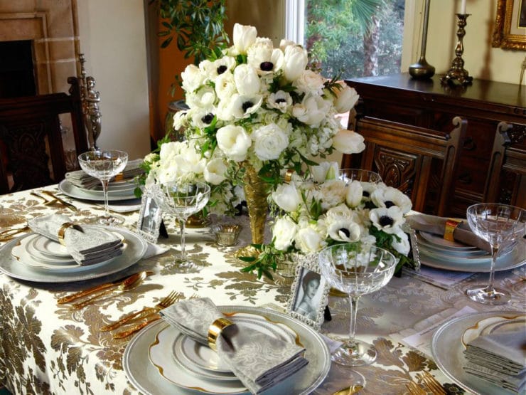 Golden Age of Hollywood Party - Party tablescape and floral design ideas for an elegant Oscar Party, Old Hollywood-themed wedding or a fabulous Birthday Soiree by Tori Avey.