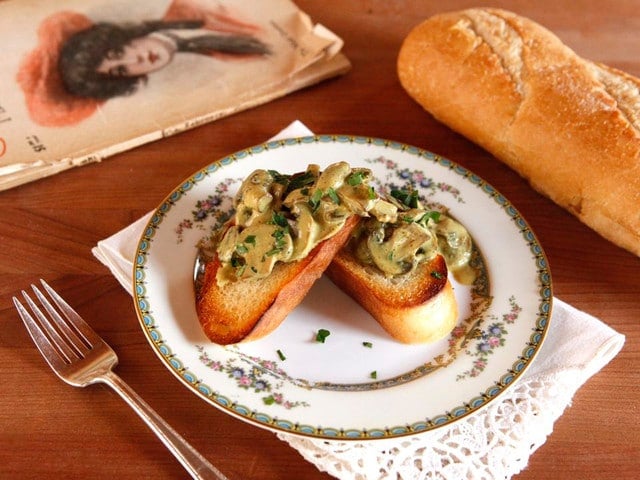 Vintage 1908 recipe for Curry Mushroom Toast, adapted by Tori Avey from Cooking Club Magazine on The History Kitchen