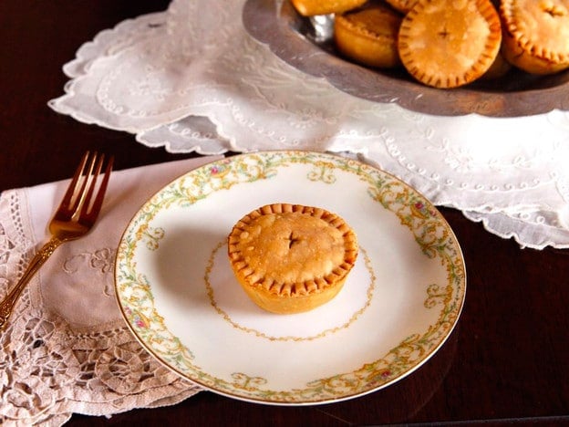 Shakespearean Cooking - Funeral Baked Meats, Elizabethan Era Meat Pies from Shakespeare's Hamlet on The History Kitchen
