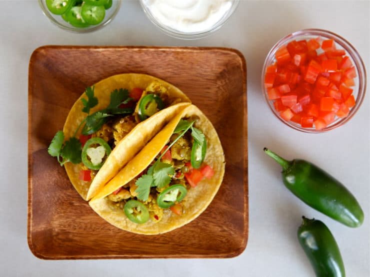 Vegan Lentil Cauliflower Tacos - This savory meatless taco recipe with lentils and cauliflower can be made vegan and gluten free. Healthy vegetarian meal for Cinco de Mayo.