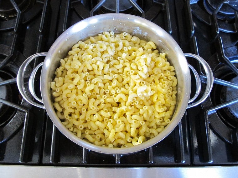 Elbow noodles boiling.