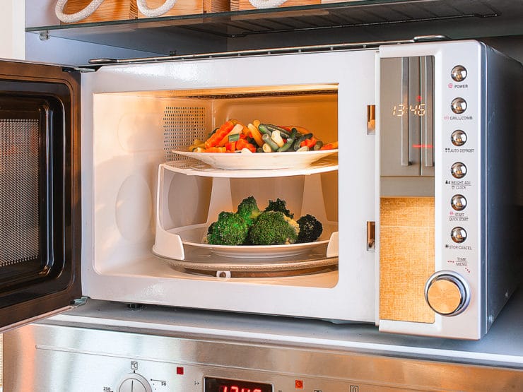 Is Microwaving Food Healthy or Unhealthy? The Surprising Truth