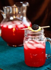 Blackberry Vanilla Bourbon Lemonade - Scandalous as the Whiskey Ring, sweet as a Southern sunset. Easy refreshing cocktail recipe. #drink #beverage #happyhour