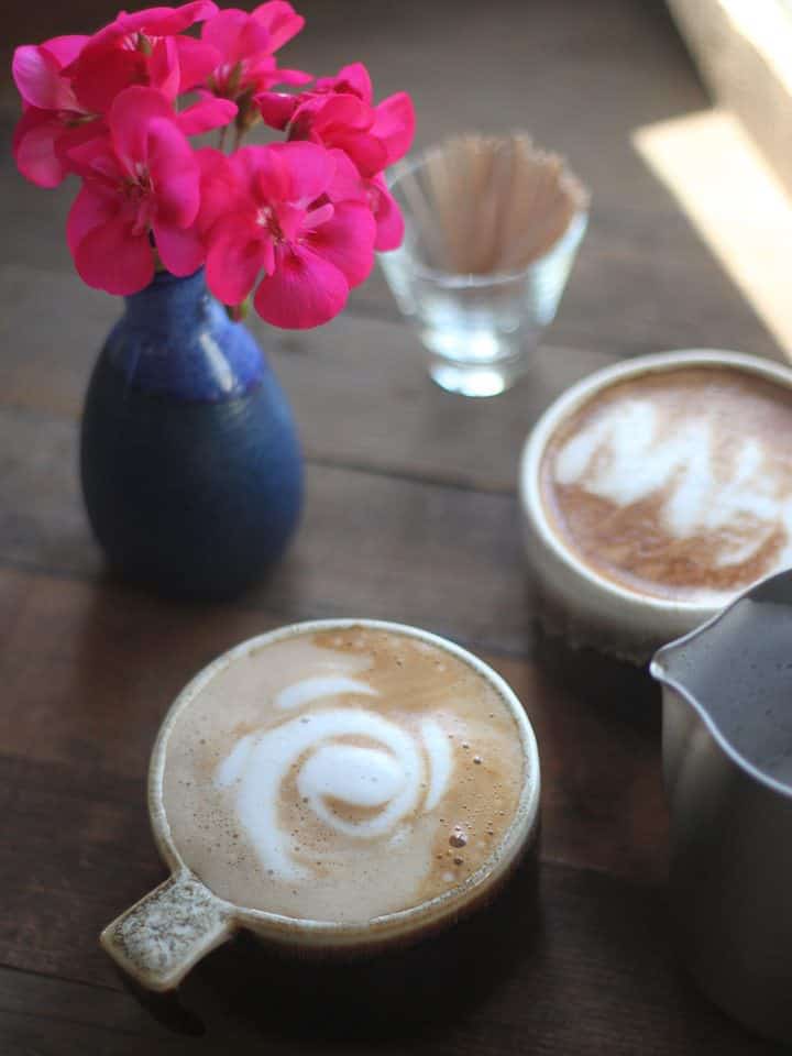 The Art of the Homemade Latte: Foam Latte Art - Learning the basics of latte art, one delicious mug at a time, from Tori Avey contributor Brenda Ponnay. 