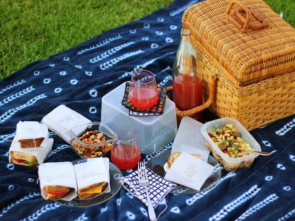 Romantic Summer Picnic Date from ToriAvey.com contributor Brenda Ponnay