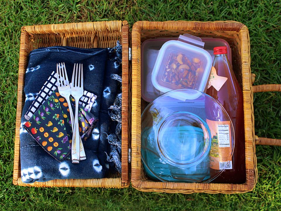 Romantic Summer Picnic Date from ToriAvey.com contributor Brenda Ponnay