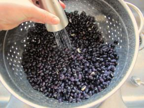 How to Soak, Cook and Freeze Dried Black Beans - Learn how to cook dried black beans to prepare them for use in recipes. Includes storage and freezing techniques.