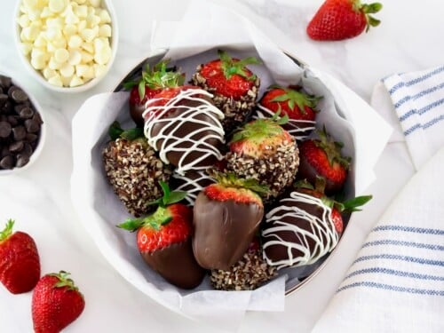 Tori Avey's Easy Homemade Tutorial: Chocolate Strawberries